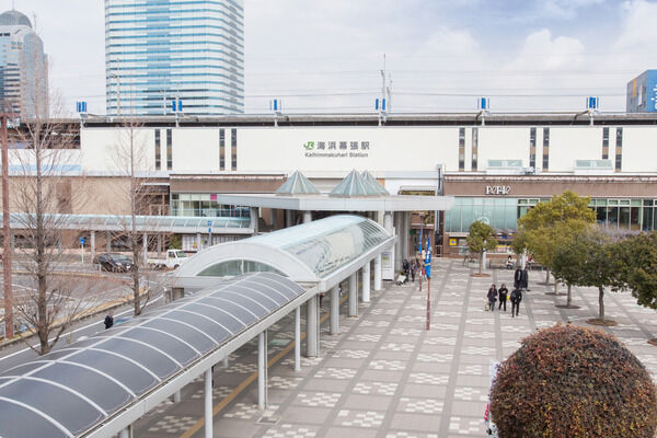 京葉線「海浜幕張」駅まで徒歩8分。 京葉線「海浜幕張」駅まで徒歩8分。