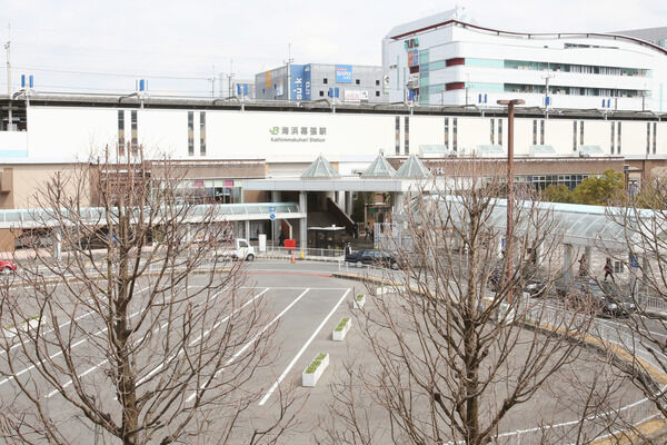 京葉線「海浜幕張」駅まで徒歩12分。		