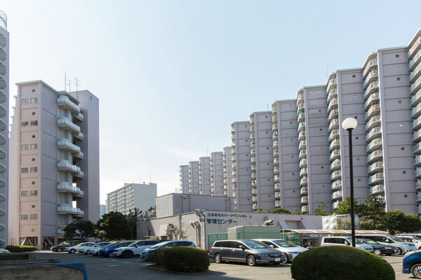 圧迫感を感じさせない、周辺地域と調和する外観。 圧迫感を感じさせない、周辺地域と調和する外観。