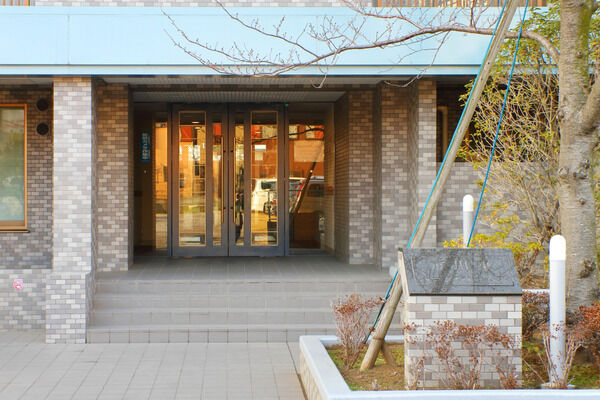 エントランス隣にはお子様の安全な遊び場「ハミング」を確保。 エントランス隣にはお子様の安全な遊び場「ハミング」を確保。