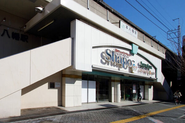 総武・中央緩行線「本八幡」駅は、徒歩2分。