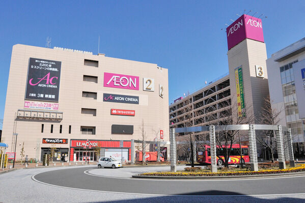 「イオン市川妙典店」は、約650m（徒歩9分）。