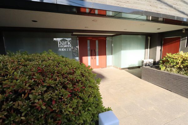 オートロックなどが設置されたエントランス。