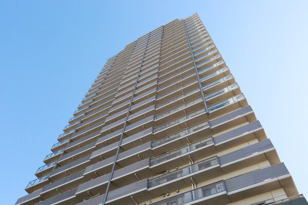 【プラウドタワー船橋】30階にはスクリーンを設置したスカイラウンジやゲストルームなどを用意。 【プラウドタワー船橋】30階にはスクリーンを設置したスカイラウンジやゲストルームなどを用意。