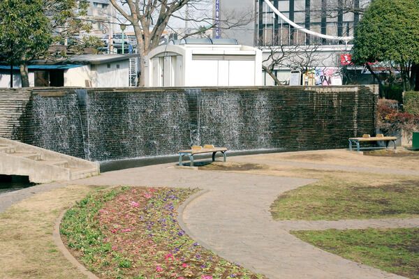 「天沼弁天池公園」は、約450m（徒歩6分）。