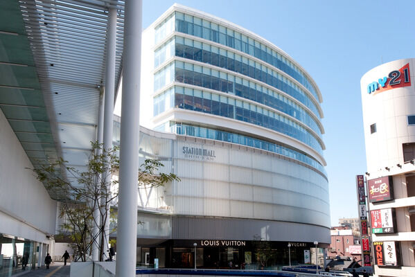 「柏」駅前には、ショッピング施設が充実しています。		 「柏」駅前には、ショッピング施設が充実しています。