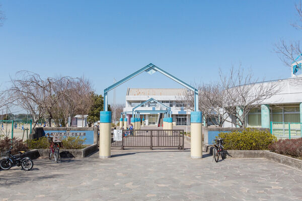 「市原市立水の江小学校」まで約10m（徒歩1分）。