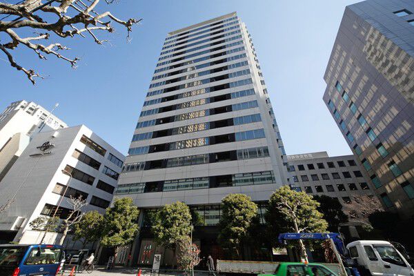 【アクシア青山】居住空間を4階以上とし、プライバシーとセキュリティに配慮。		 【アクシア青山】居住空間を4階以上とし、プライバシーとセキュリティに配慮。