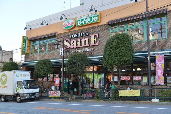 「YOSHIYA神楽坂店」は、約2,100m（徒歩27分）。