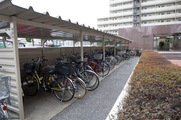 屋根付きの自転車置場を1カ所に設置。