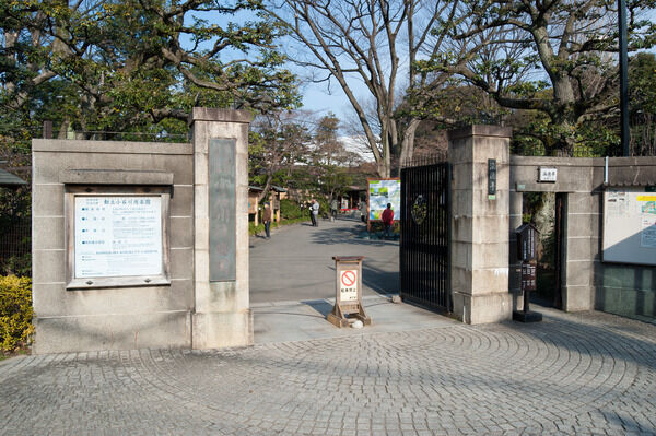 「小石川後楽園」までは約1,100m(徒歩13分)。		 「小石川後楽園」までは約1,100m(徒歩13分)。