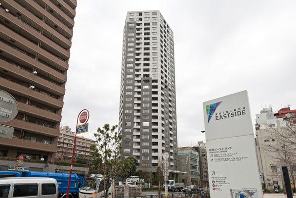 【新宿アインスタワー】周辺の建物との距離が適度にとられているので、閉塞感を感じません。		