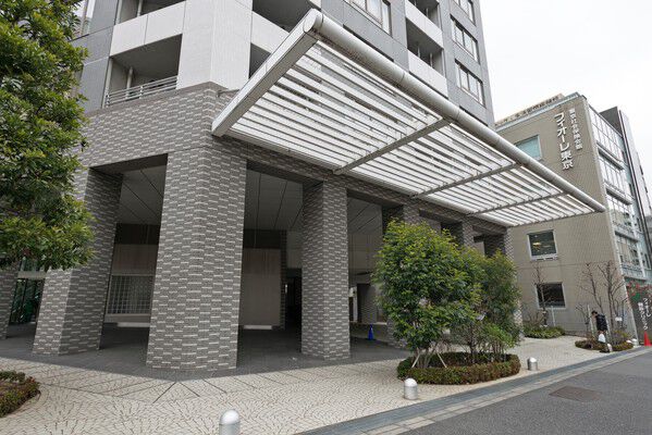 オートロックや防犯カメラ、テレビモニター付きインターフォンと充実のセキュリティ。 オートロックや防犯カメラ、テレビモニター付きインターフォンと充実のセキュリティ。