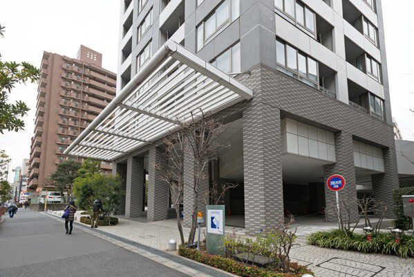 エントランスは、広々として開放的な空間。 エントランスは、広々として開放的な空間。