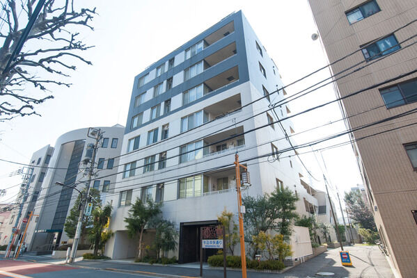 【パークホームズ市ヶ谷】シンプルながらもスタイリッシュなデザインは、気品を感じます。 【パークホームズ市ヶ谷】シンプルながらもスタイリッシュなデザインは、気品を感じます。