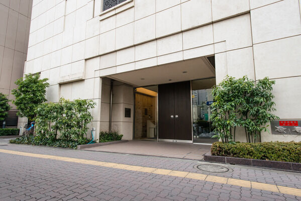 【パークホームズ文京千石ステーションアリーナ】ヨーロピアンテイストに仕上げたエントランスが外観のアクセントに。 【パークホームズ文京千石ステーションアリーナ】ヨーロピアンテイストに仕上げたエントランスが外観のアクセントに。