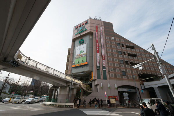 後楽園駅ビル「メトロエム」は、約600m（徒歩8分）。