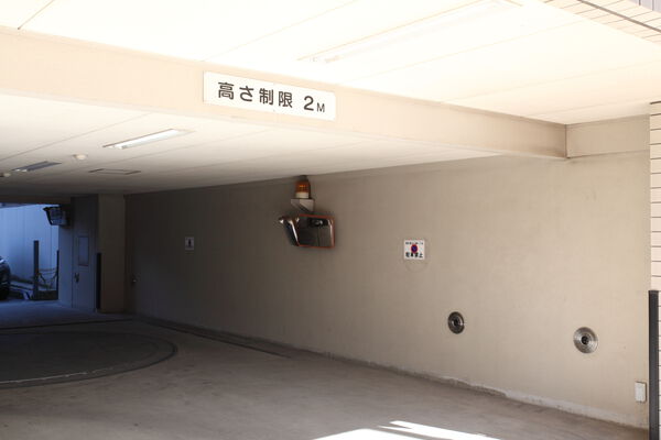 敷地内には、駐車場が約10台分設置されています。		