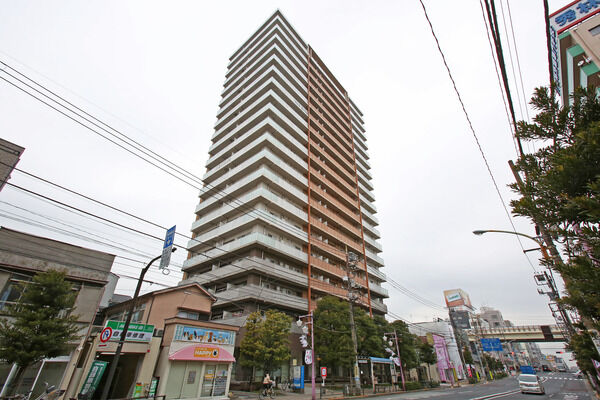 【プラウドタワー亀戸】地下に多目的室とトランクルームを配置しています。