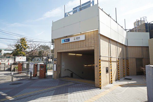 東京メトロ有楽町線「辰巳」駅まで約720m（徒歩9分）。	