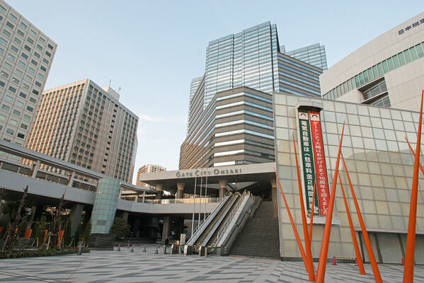 副都心の賑わいの中心「ゲートシティ大崎」まで約480m（徒歩6分）。		