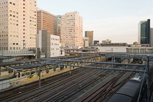 山手線「大崎」駅へ約240m(徒歩3分)の好立地。「品川」駅へも1駅と便利です。 山手線「大崎」駅へ約240m(徒歩3分)の好立地。「品川」駅へも1駅と便利です。
