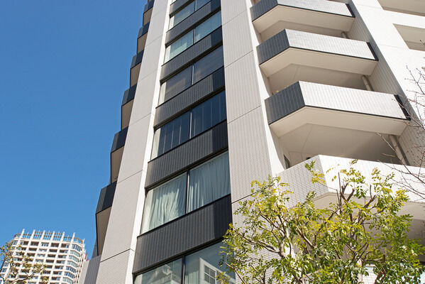 【ミッドサザン・レジデンス御殿山】コーナー部分は角を落として、ワイドな開口の窓を配置しました。 【ミッドサザン・レジデンス御殿山】コーナー部分は角を落として、ワイドな開口の窓を配置しました。