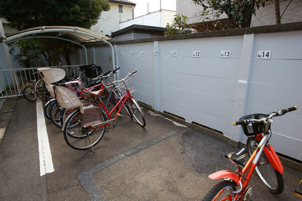 快適な都市生活に欠かせない自転車置き場も完備。		