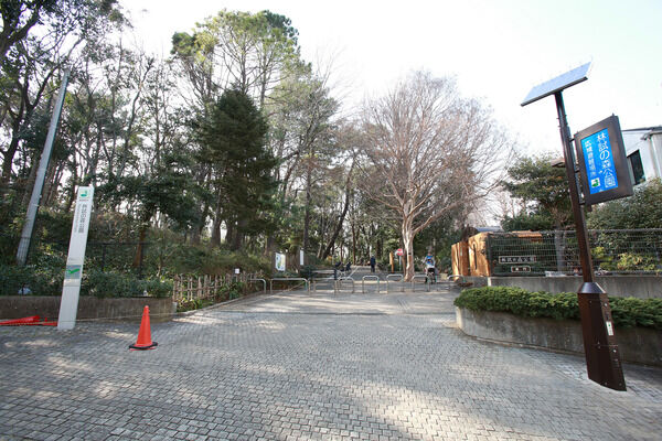 「林試の森公園」まで約960m（徒歩12分)。