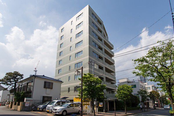 【大森パークホームズグリーンマークコート】地上9階建、総戸数35戸。隣地との開放感も十分のレジデンスです。		