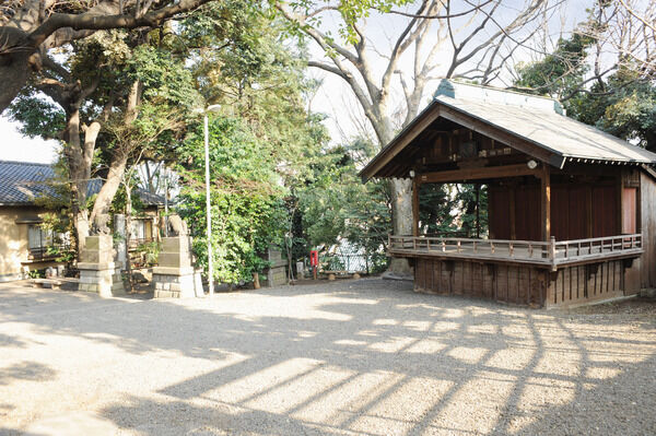 「山王熊野神社」は、約100m（徒歩2分）。