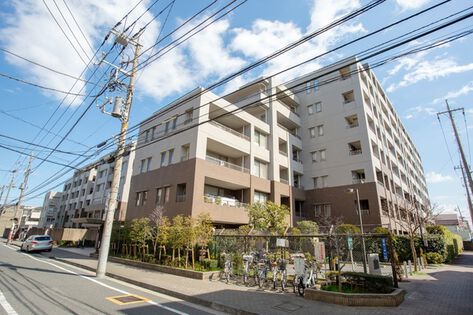 クレッセントバードスクエア
