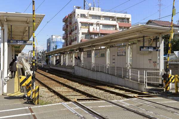 東急世田谷線「松原」駅までは徒歩9分。