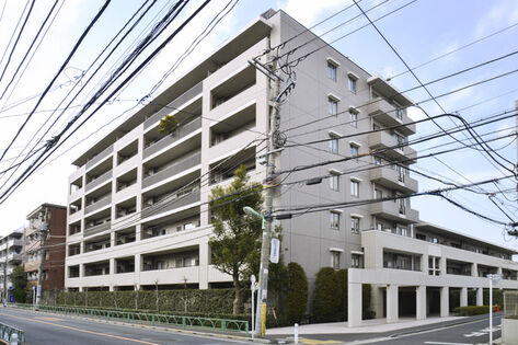 シックな同系色がシンプルの中にも、高級感を感じさせる。