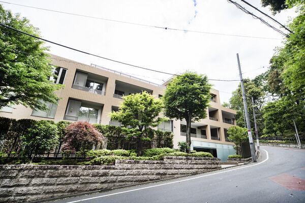 グランディオーゼ岡本