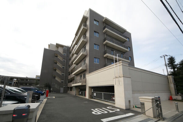 43台収容の駐車場。