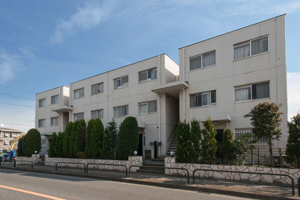 【上用賀第3パークホームズ】色彩豊かな用賀の街にしっくり溶け込みます。