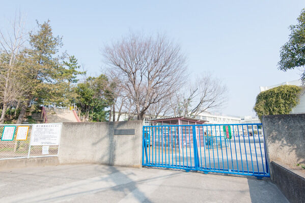 「山野小学校」まで約380m（徒歩5分）。		