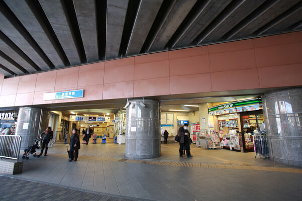 小田急電鉄小田原線「豪徳寺」駅は、徒歩3分。