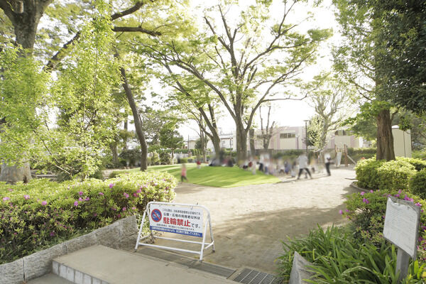 世田谷区立世田谷新町公園　現地より約260m