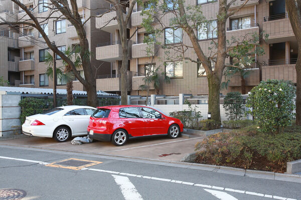 来客用として使用できる道路に面した駐車場。		