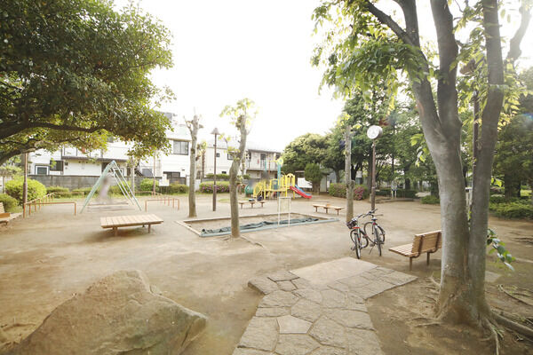 区立新町南公園　現地より約130m