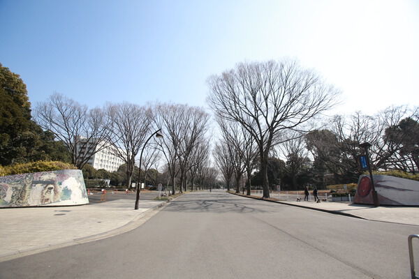 「駒沢公園」まで約2,500m（徒歩32分）は、散歩に丁度良い距離。