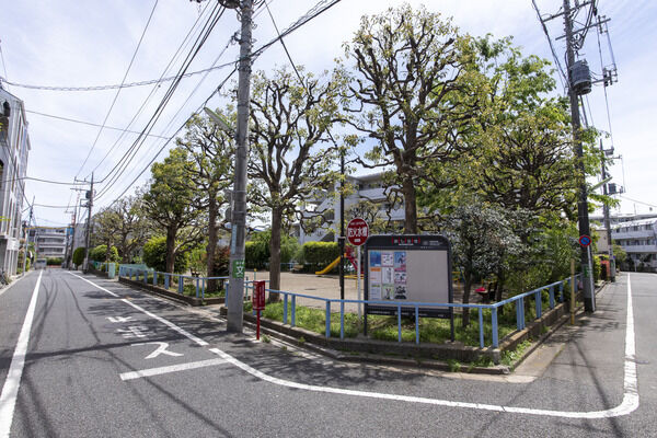 弦巻三丁目公園　現地より約100m