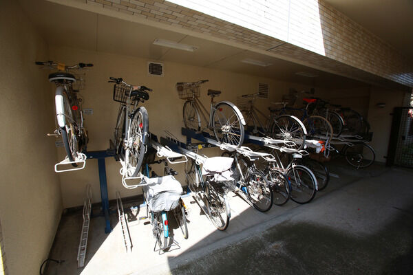 25台を収容できる自転車置き場があります。		