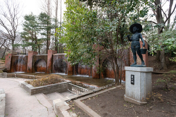 「希望ヶ丘公園」まで約580m（徒歩8分）。