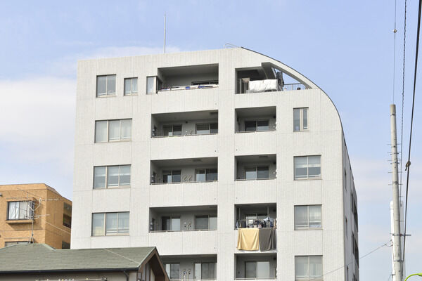 【パークホームズ千歳船橋アリビオ】2.3mのハイサッシュ仕様で陽光がたっぷり差し込み室内が明るい空間に。 【パークホームズ千歳船橋アリビオ】2.3mのハイサッシュ仕様で陽光がたっぷり差し込み室内が明るい空間に。