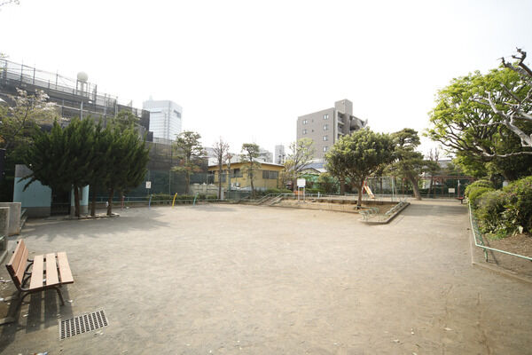 用賀二丁目公園　現地より約110m