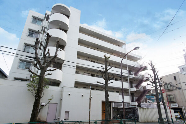 【パークハイム三軒茶屋】全戸南向きの採光の良さと、天井の高い開放的な空間が魅力。 【パークハイム三軒茶屋】全戸南向きの採光の良さと、天井の高い開放的な空間が魅力。