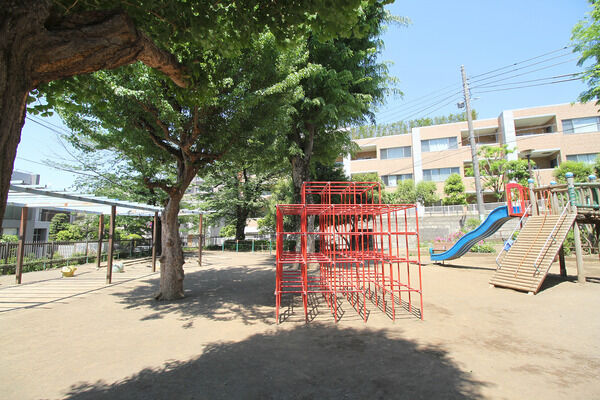 渋谷区立上原公園　現地より約50m